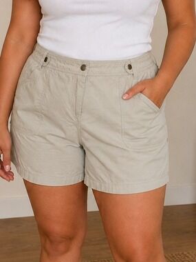 😍 CLEARANCE - MIDTOWN Beige Cotton Convertible Shorts size 18